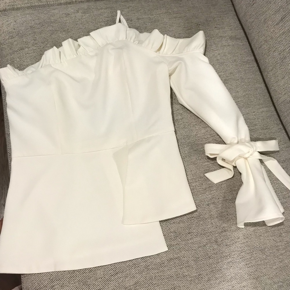 1 shoulder white ruffle top